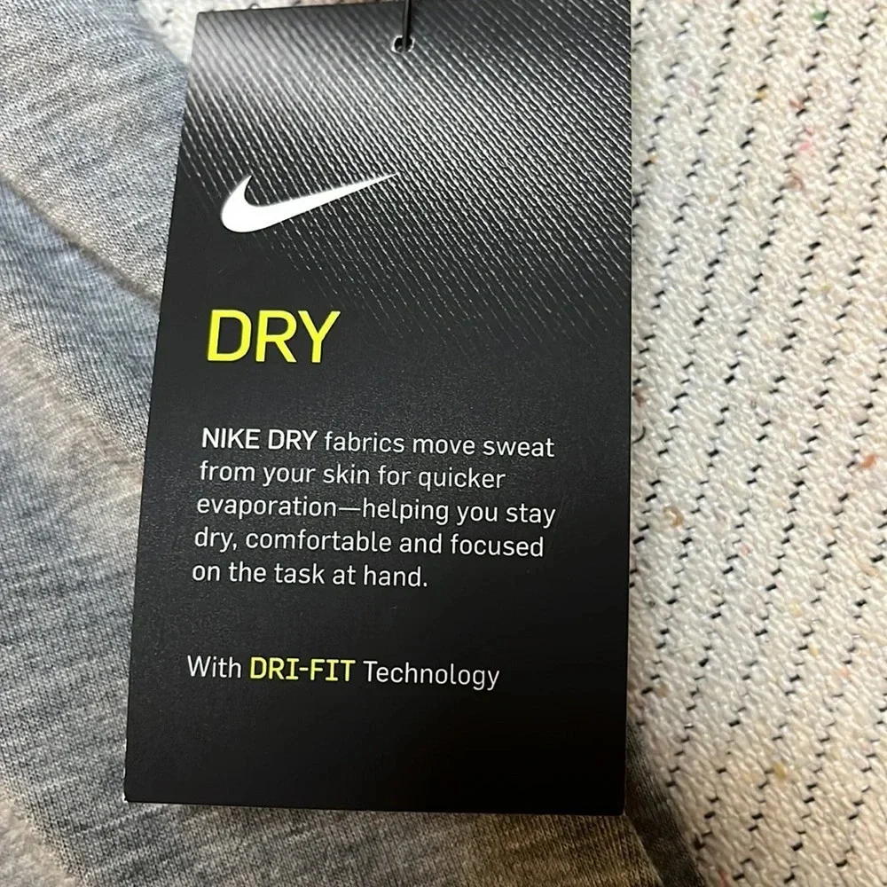 Nike dri-fit oversized gray training crop front pocket logo T-shirt